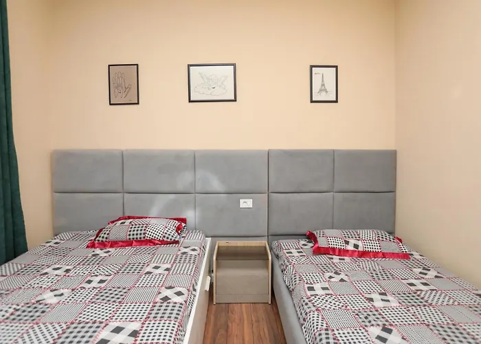 Micaj Apartman *